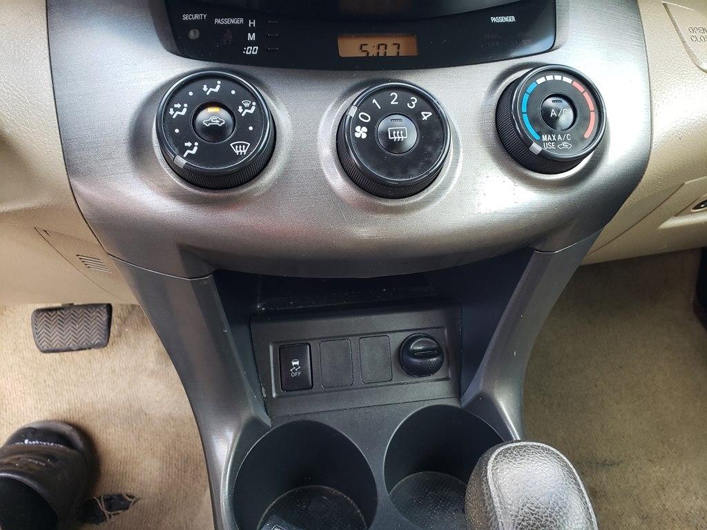 Toyota RAV4 4WD 4dr 4-cyl 4-Spd AT (Natl) 2011