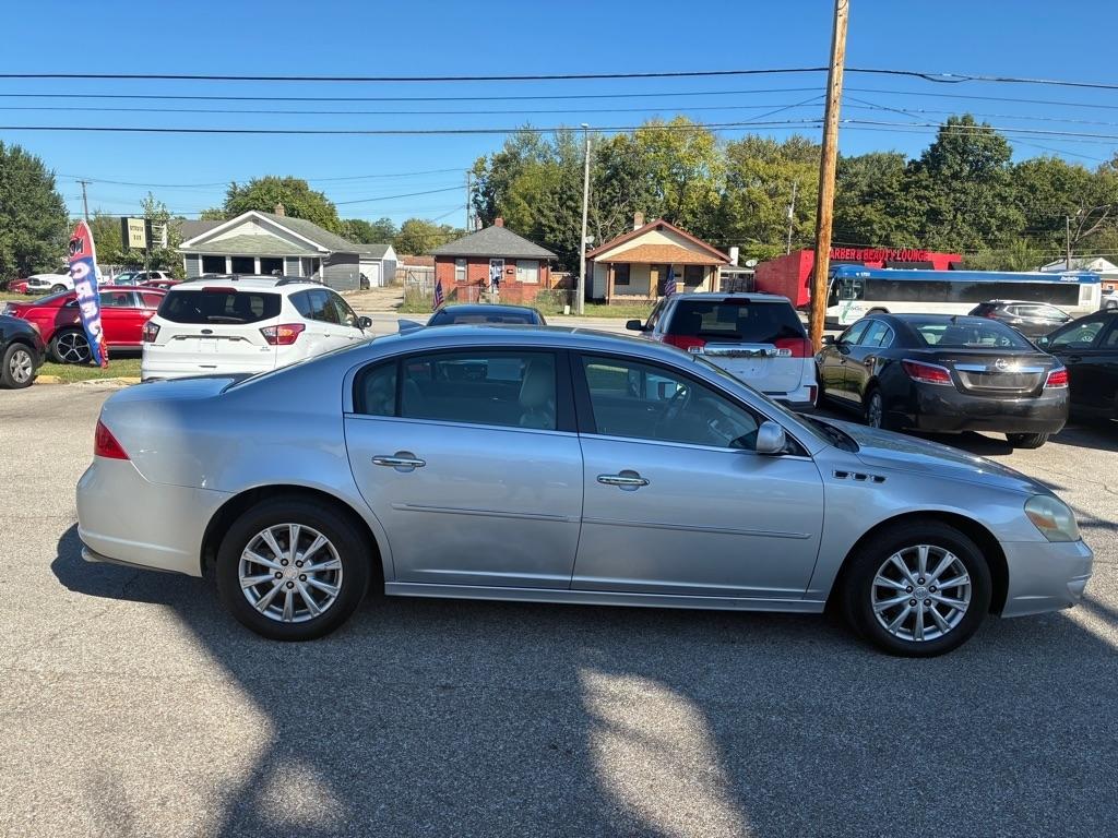 Buick Lucerne 4dr Sdn CXL 2010