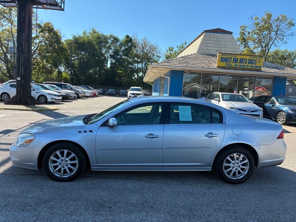 Buick Lucerne 4dr Sdn CXL 2010