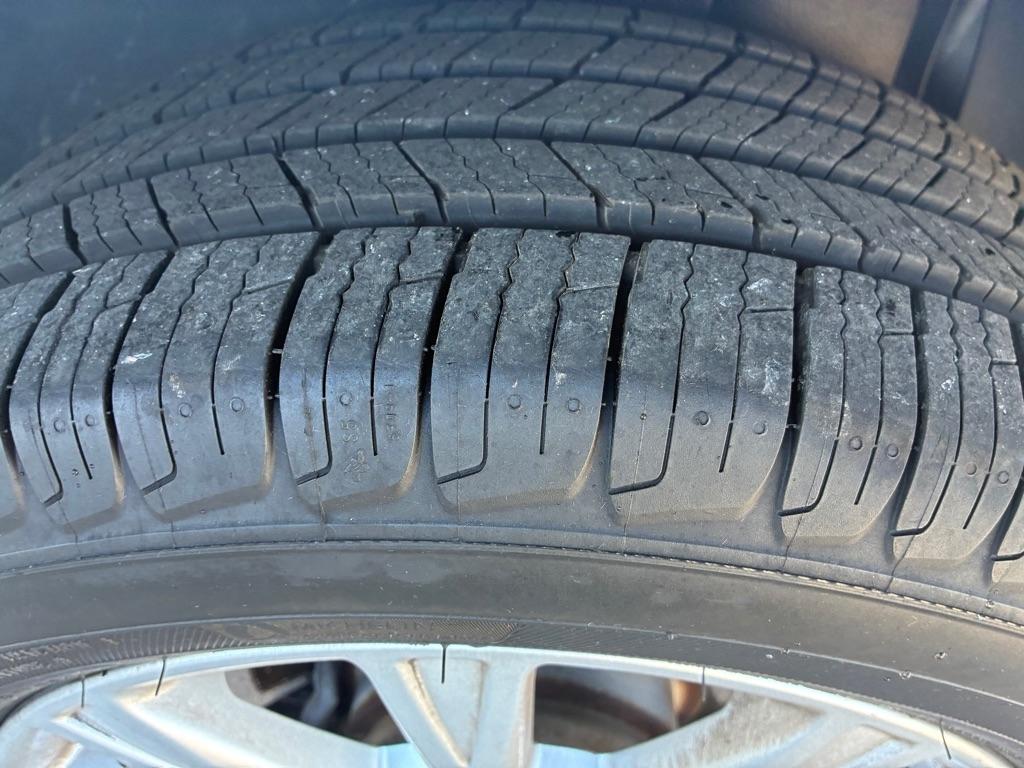 Buick Lucerne 4dr Sdn CXL 2010