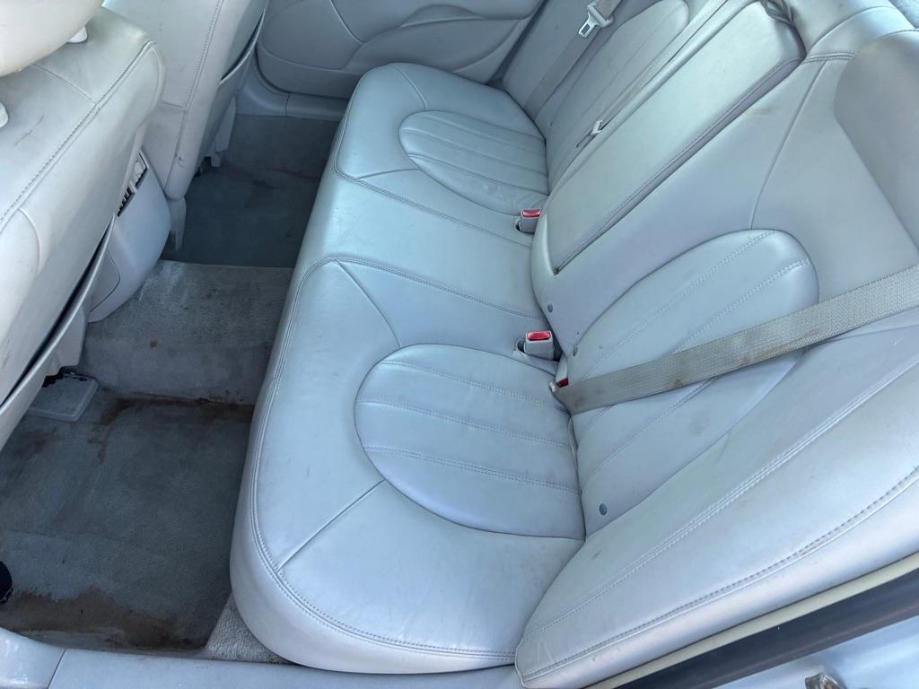 Buick Lucerne 4dr Sdn CXL 2010