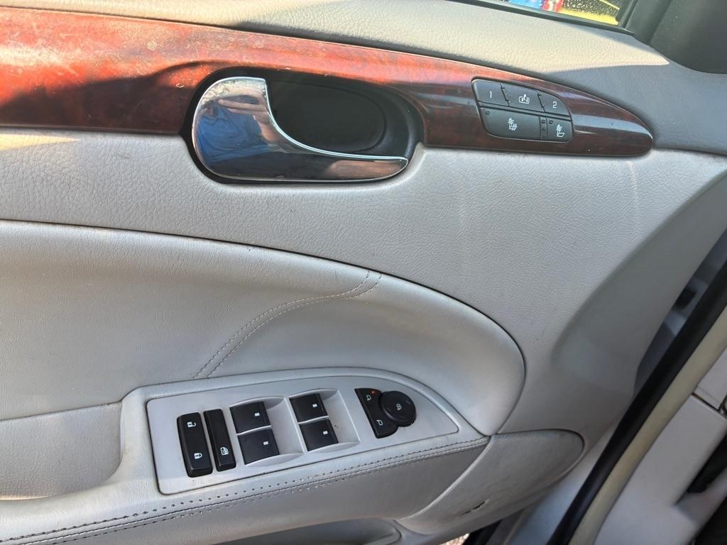 Buick Lucerne 4dr Sdn CXL 2010