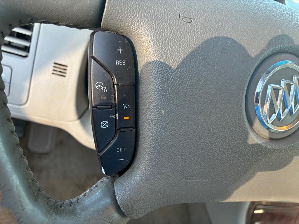 Buick Lucerne 4dr Sdn CXL 2010