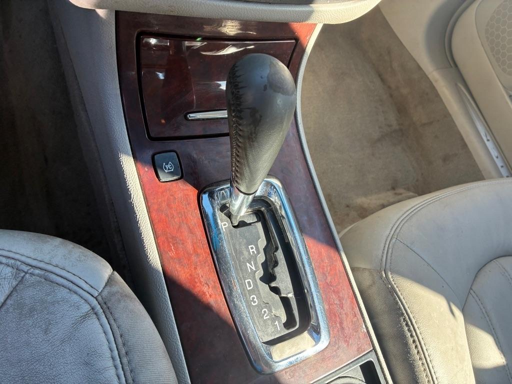Buick Lucerne 4dr Sdn CXL 2010