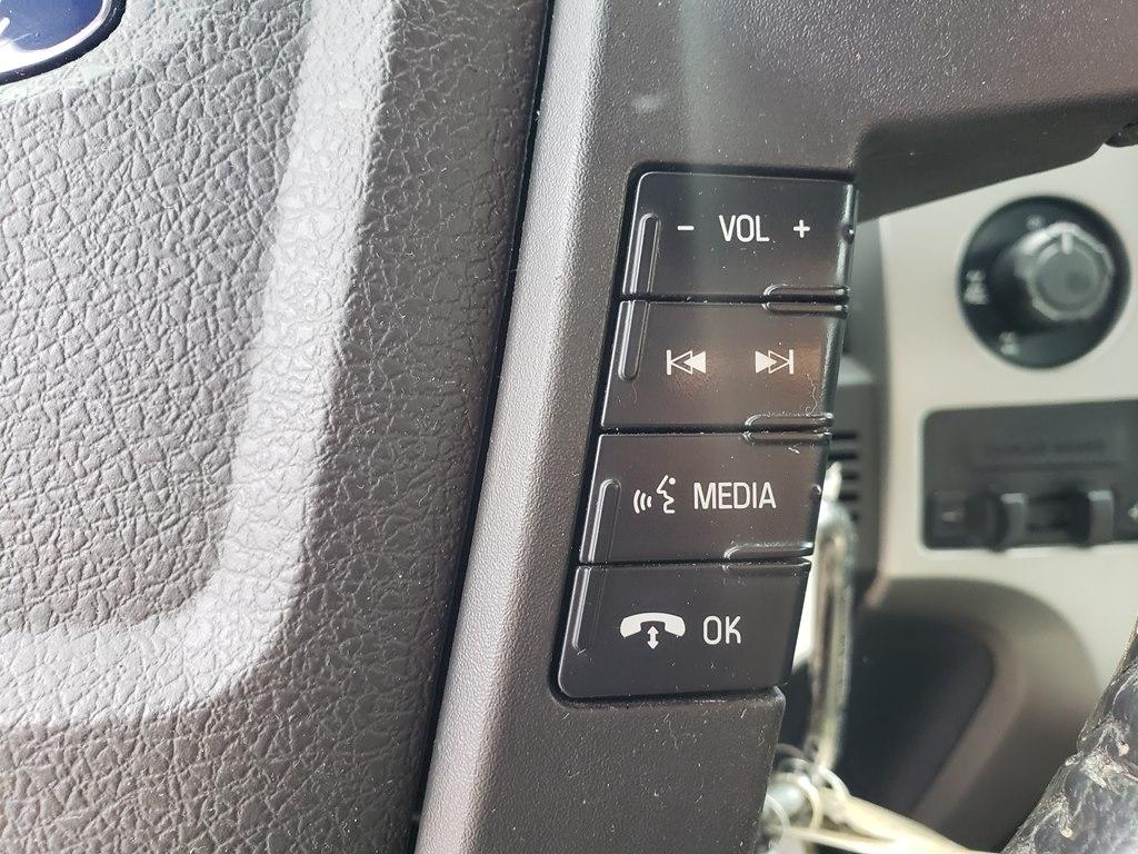 Ford F-150 4WD SuperCrew 145" Platinum 2013