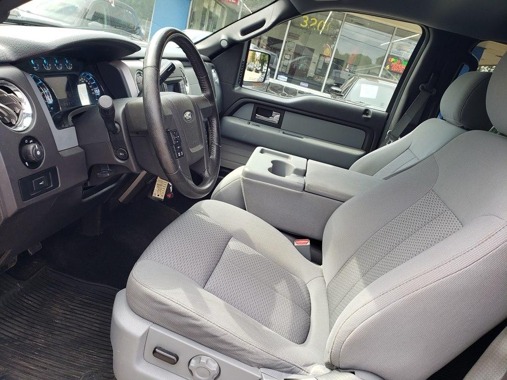Ford F-150 4WD SuperCrew 145" Platinum 2013