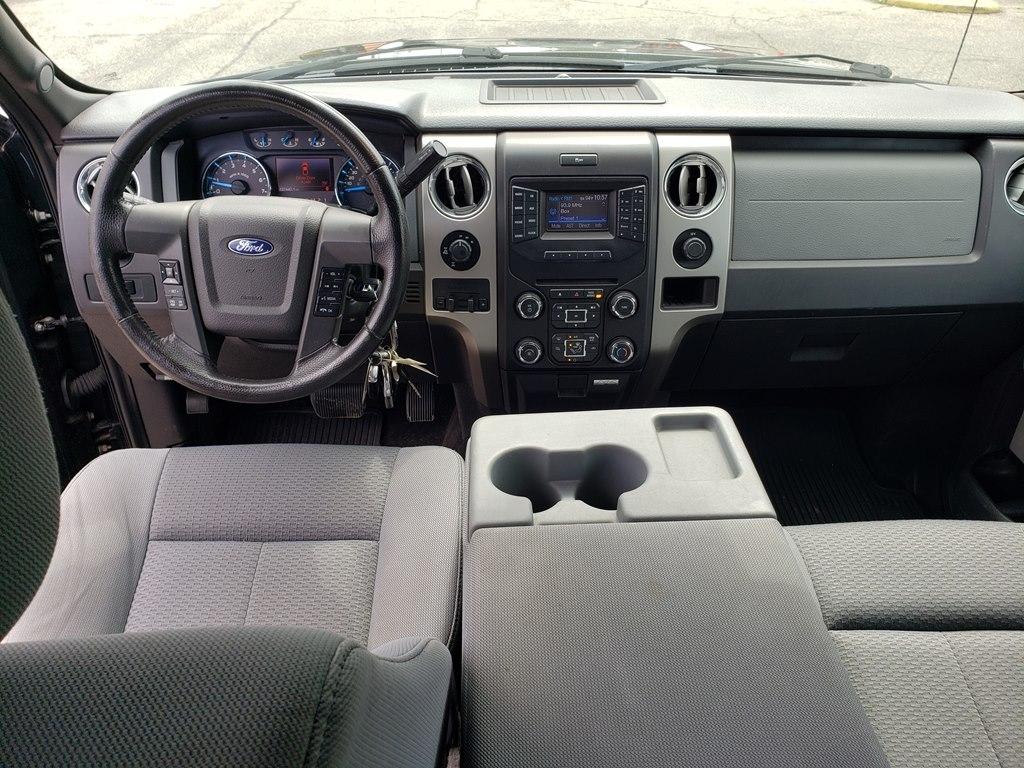 Ford F-150 4WD SuperCrew 145" Platinum 2013