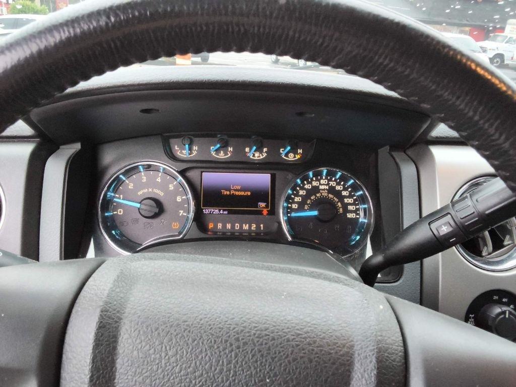 Ford F-150 4WD SuperCrew 145" Platinum 2013