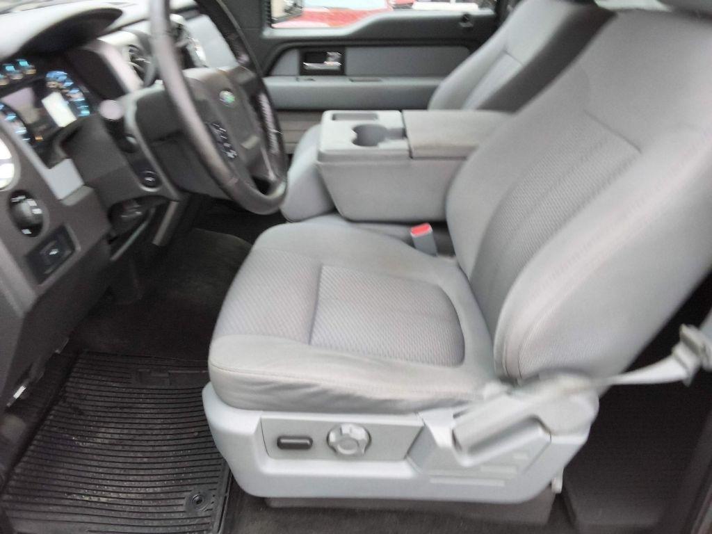 Ford F-150 4WD SuperCrew 145" Platinum 2013