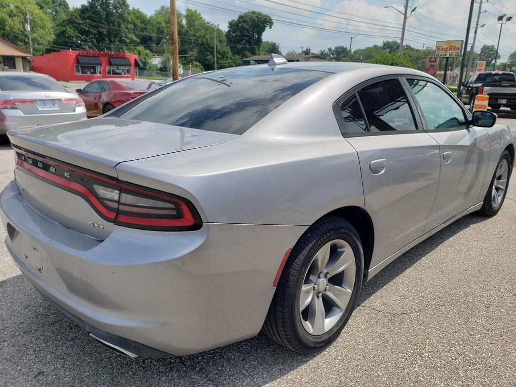 Dodge Charger 4dr Sdn SXT RWD 2016