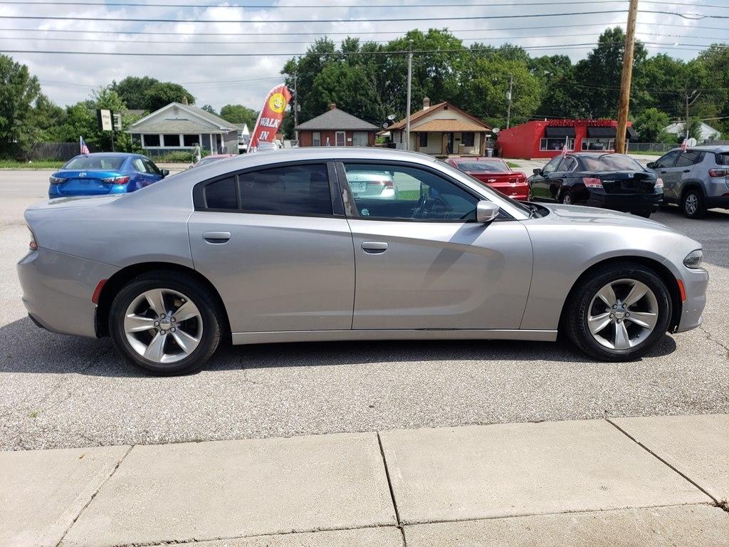 Dodge Charger 4dr Sdn SXT RWD 2016