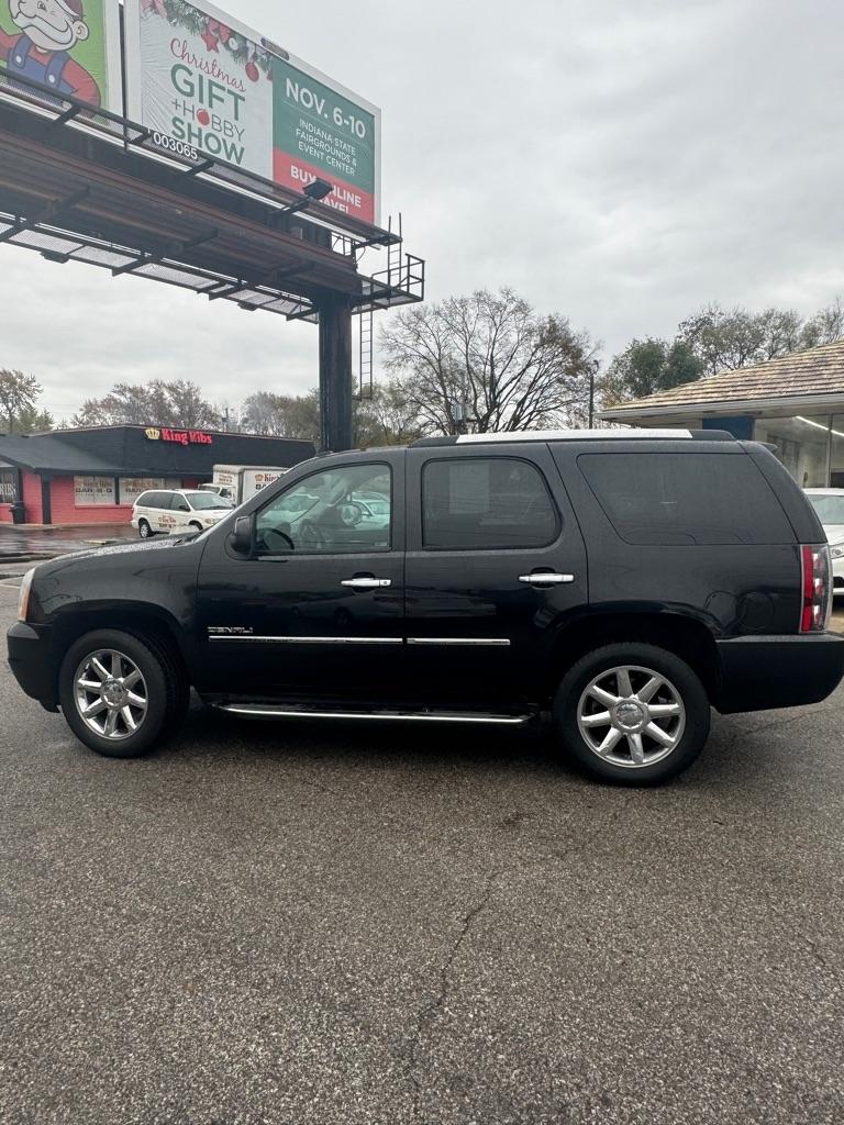 GMC Yukon AWD 4dr 1500 Denali 2012