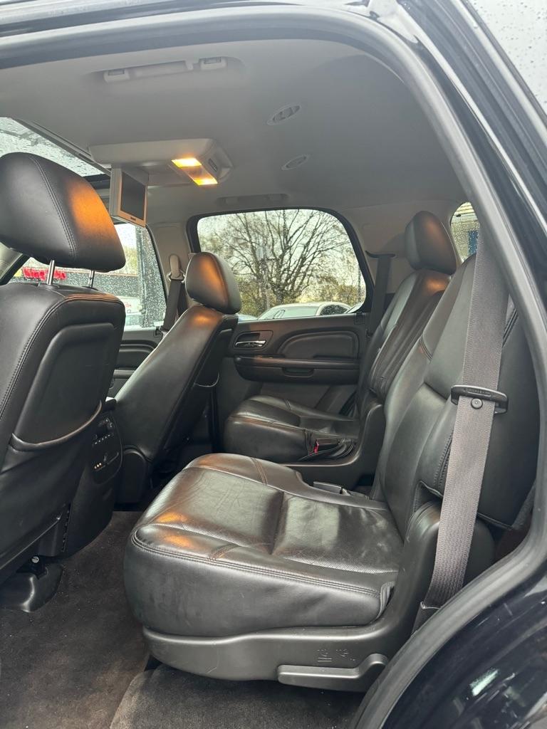 GMC Yukon AWD 4dr 1500 Denali 2012