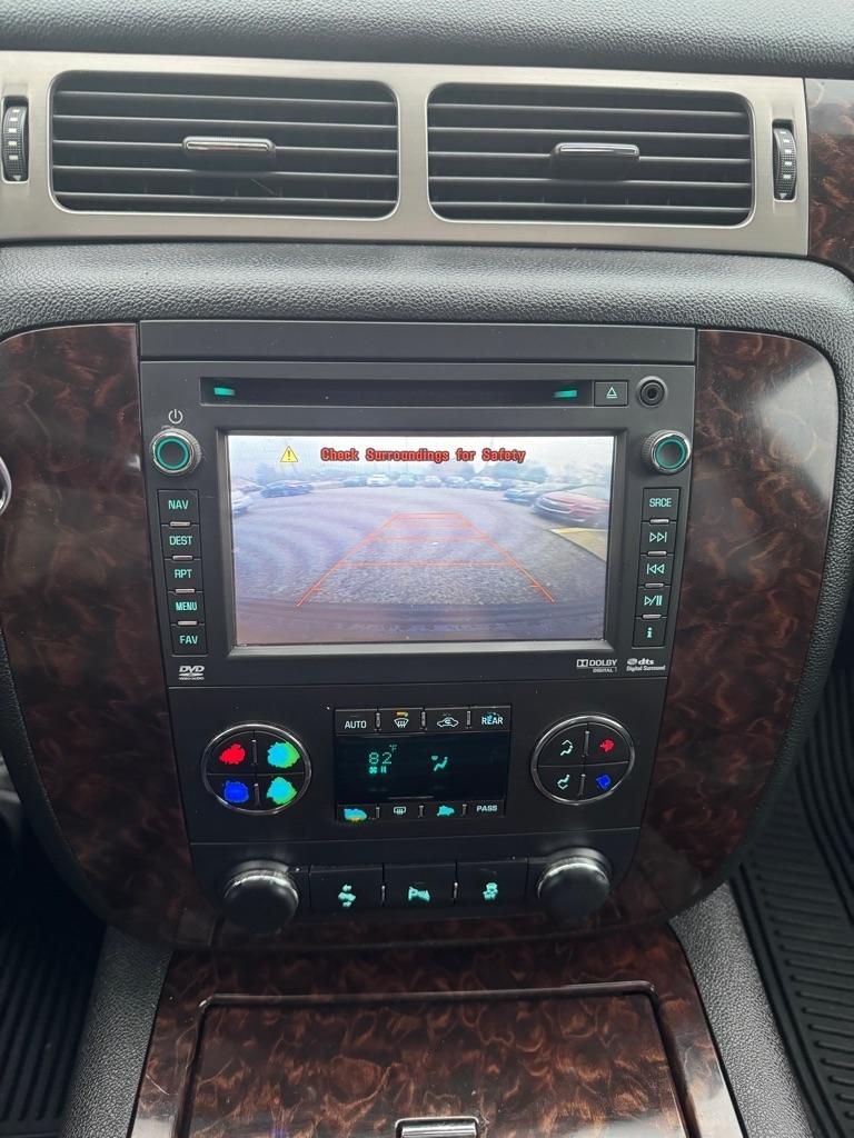 GMC Yukon AWD 4dr 1500 Denali 2012