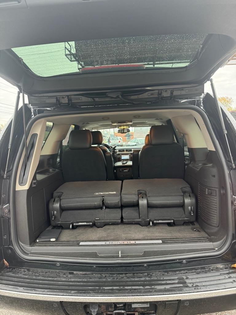 GMC Yukon AWD 4dr 1500 Denali 2012
