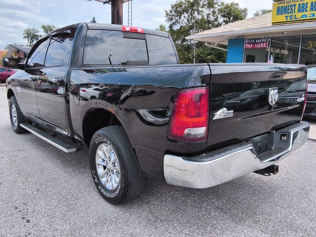 RAM 1500 4WD Crew Cab 140.5" SLT 2013