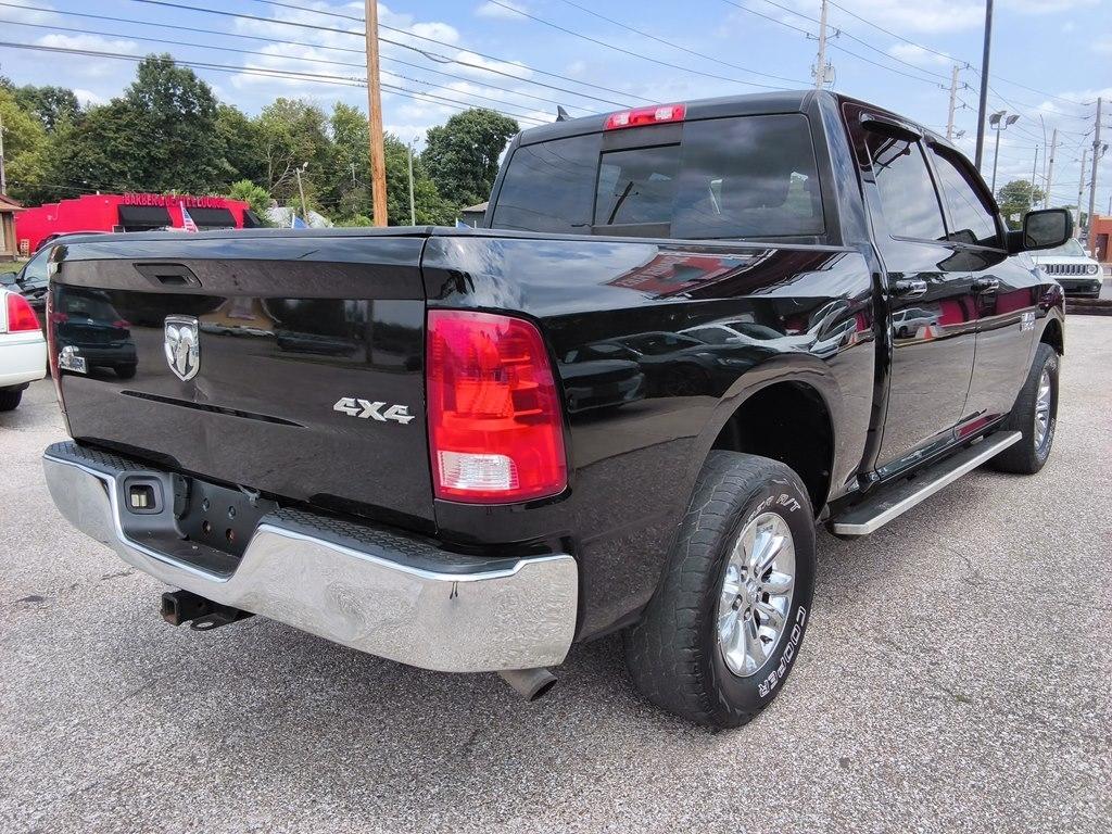 RAM 1500 4WD Crew Cab 140.5" SLT 2013