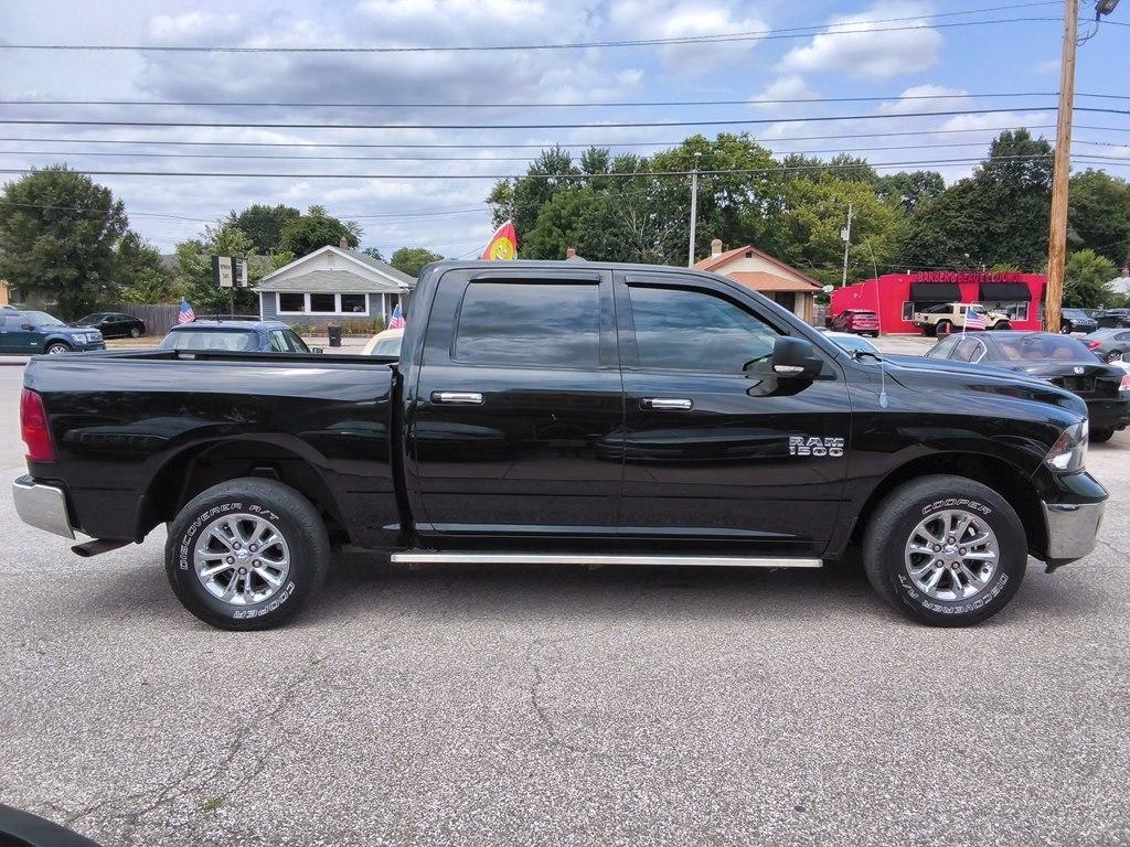 RAM 1500 4WD Crew Cab 140.5" SLT 2013