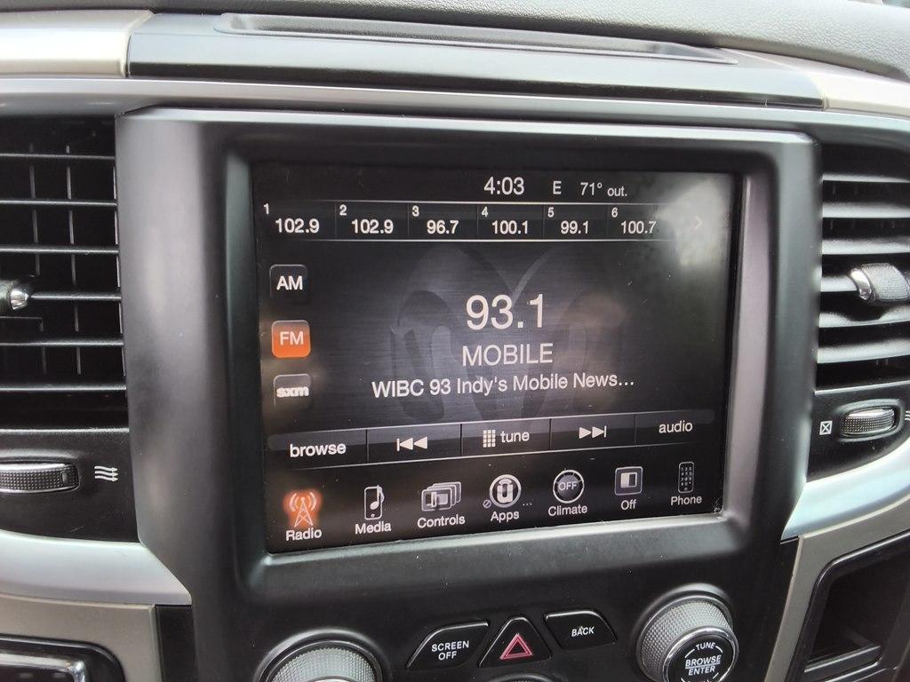 RAM 1500 4WD Crew Cab 140.5" SLT 2013