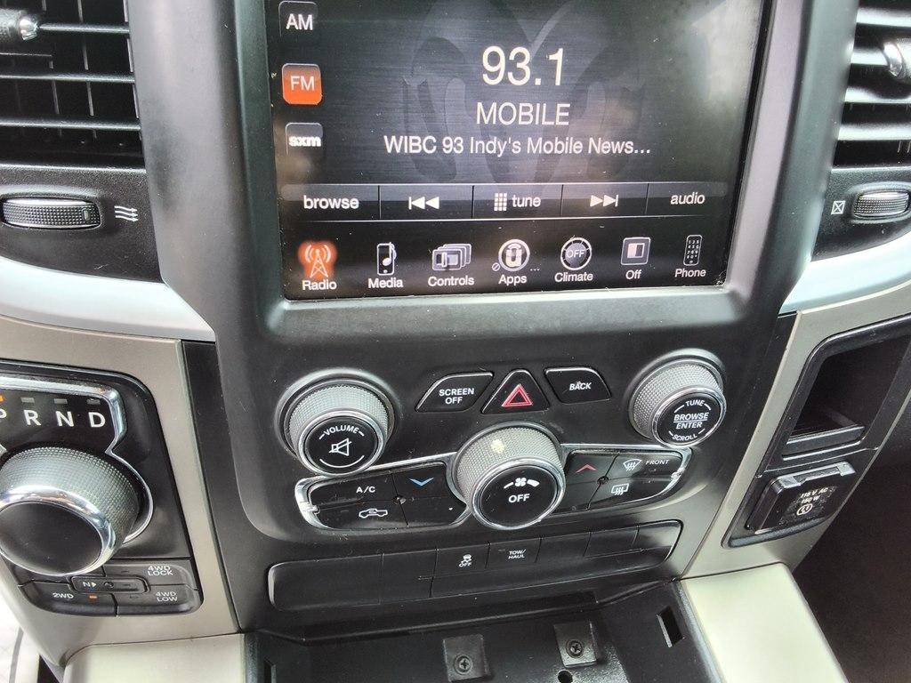 RAM 1500 4WD Crew Cab 140.5" SLT 2013