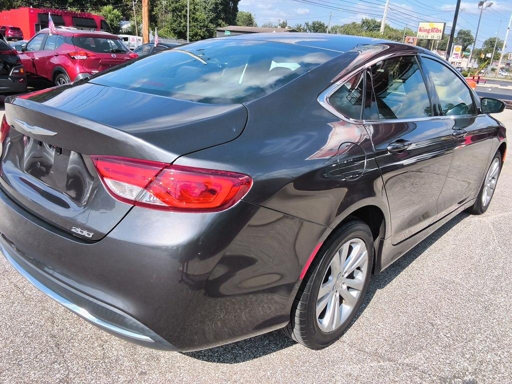 Chrysler 200 4dr Sdn Limited FWD 2015