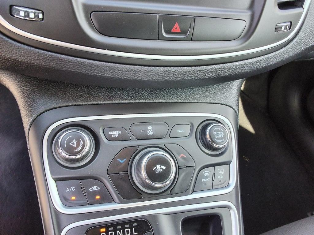 Chrysler 200 4dr Sdn Limited FWD 2015