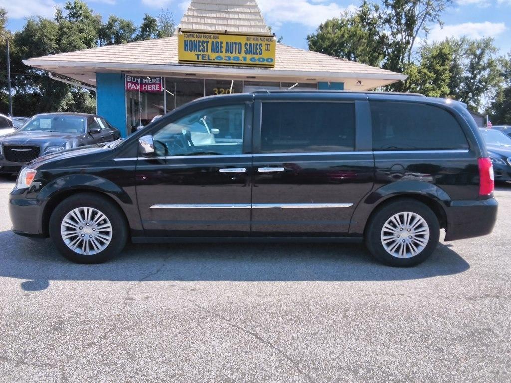 Chrysler Town & Country 4dr Wgn Touring-L Anniversary Edition 2016