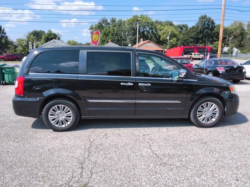 Chrysler Town & Country 4dr Wgn Touring-L Anniversary Edition 2016