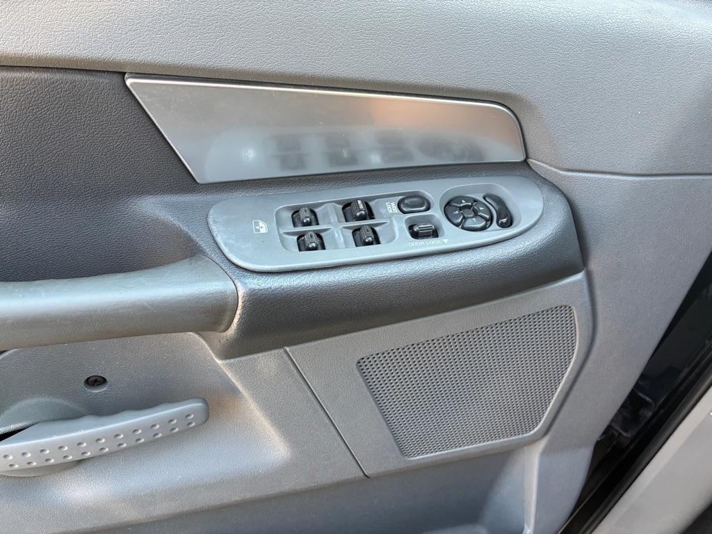 Dodge Ram 2500 4WD Quad Cab 140.5" SLT 2007