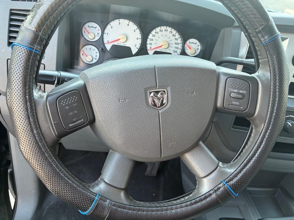 Dodge Ram 2500 4WD Quad Cab 140.5" SLT 2007