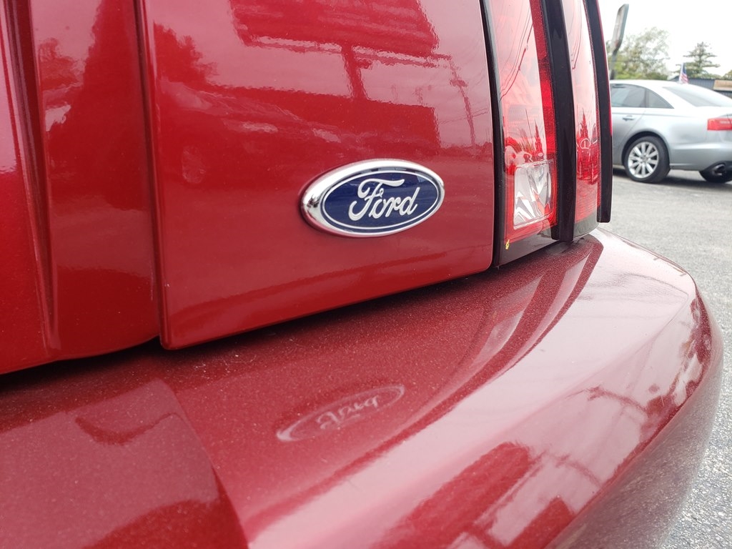 Ford Mustang Deluxe Convertible 2004 Ford Mustang Deluxe Convertible 2004