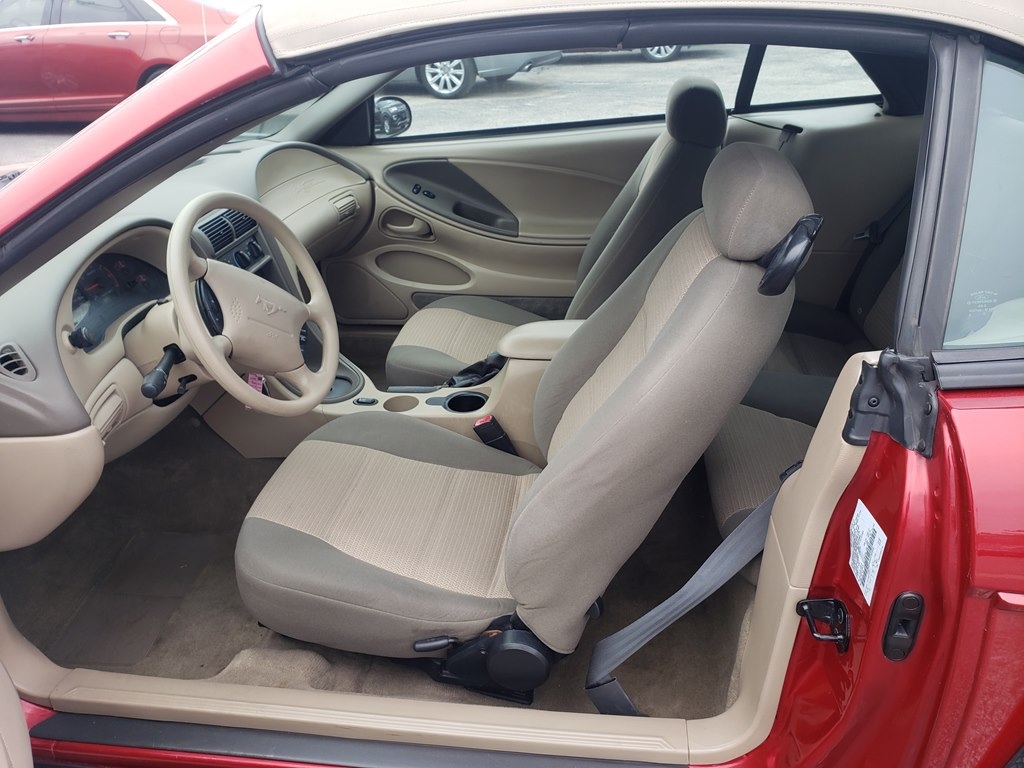 Ford Mustang Deluxe Convertible 2004 Ford Mustang Deluxe Convertible 2004