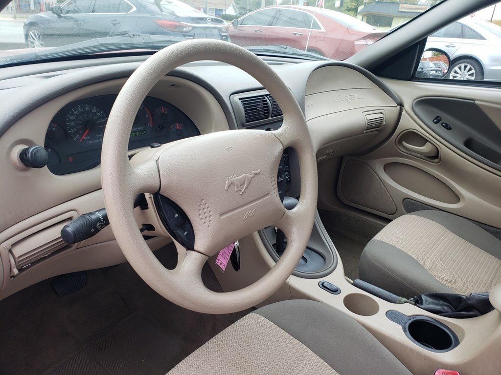 Ford Mustang Deluxe Convertible 2004 Ford Mustang Deluxe Convertible 2004