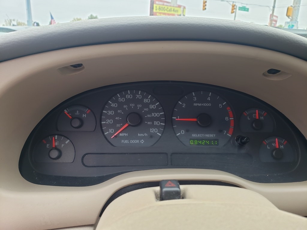 Ford Mustang Deluxe Convertible 2004 Ford Mustang Deluxe Convertible 2004