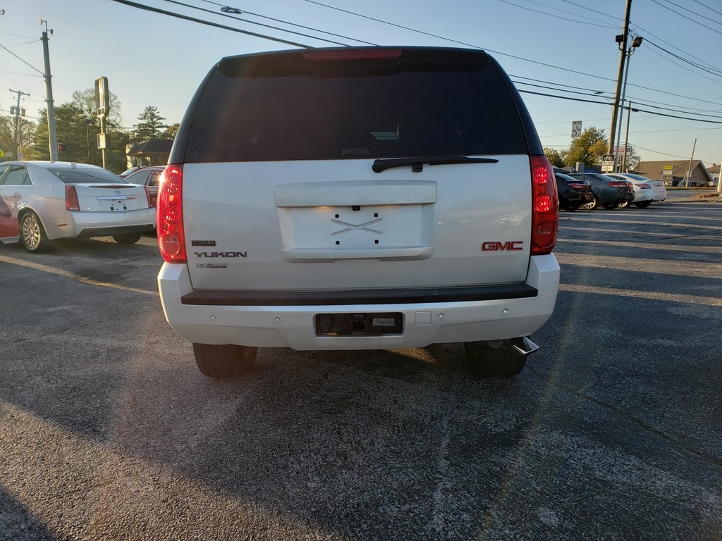 GMC Yukon SLT1 4WD 2011 GMC Yukon SLT1 4WD 2011