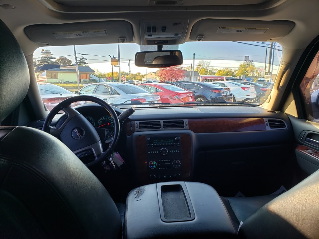 GMC Yukon SLT1 4WD 2011 GMC Yukon SLT1 4WD 2011