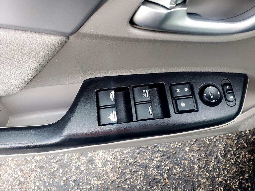 Honda Civic EX Sedan 5-Speed AT 2013