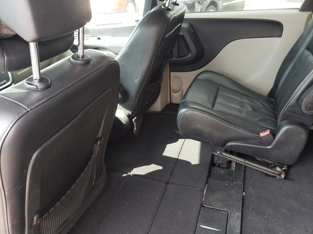 Chrysler Town & Country Touring 2012