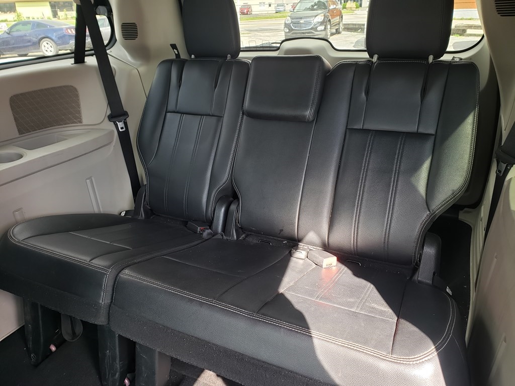 Chrysler Town & Country Touring 2012