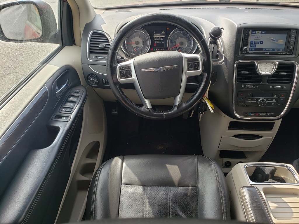 Chrysler Town & Country Touring 2012