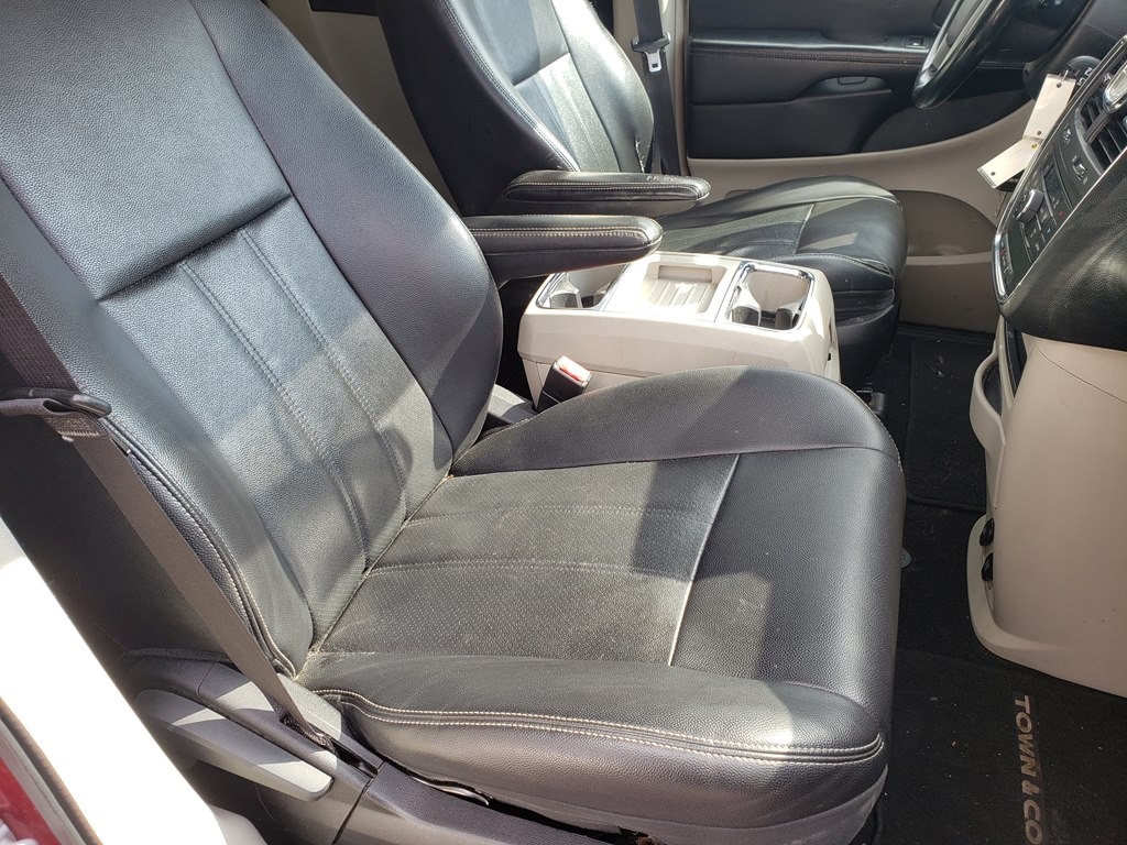 Chrysler Town & Country Touring 2012