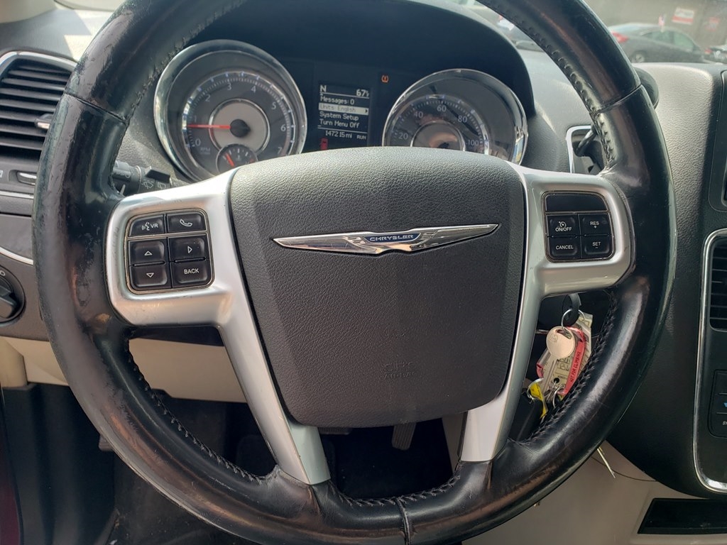 Chrysler Town & Country Touring 2012