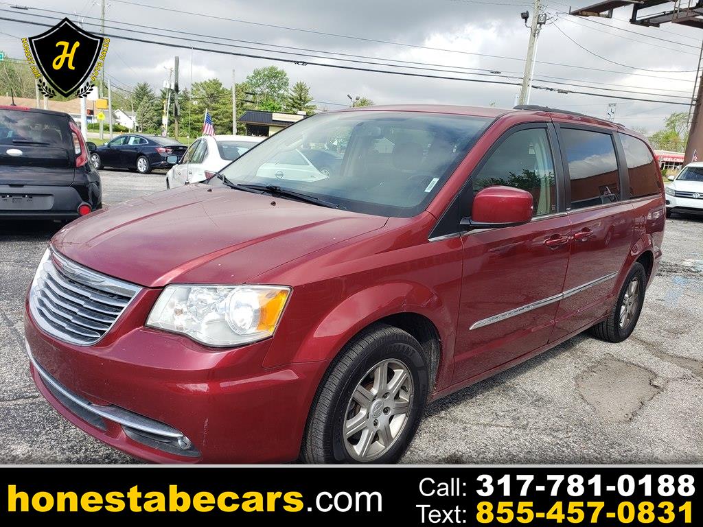 2012 Chrysler Town & Country Touring's photo