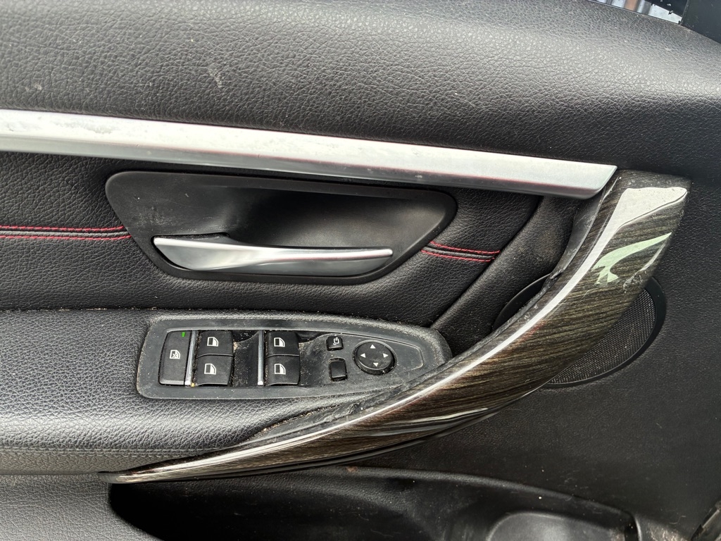 BMW 3-Series 330i SULEV Sedan 2017