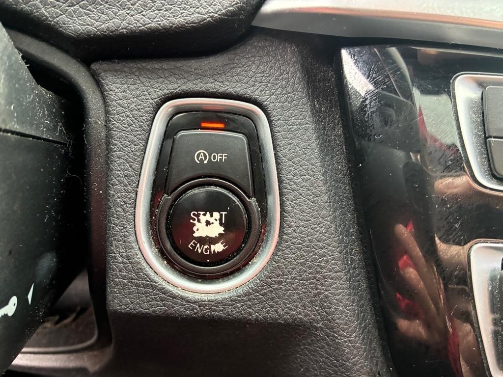 BMW 3-Series 330i SULEV Sedan 2017