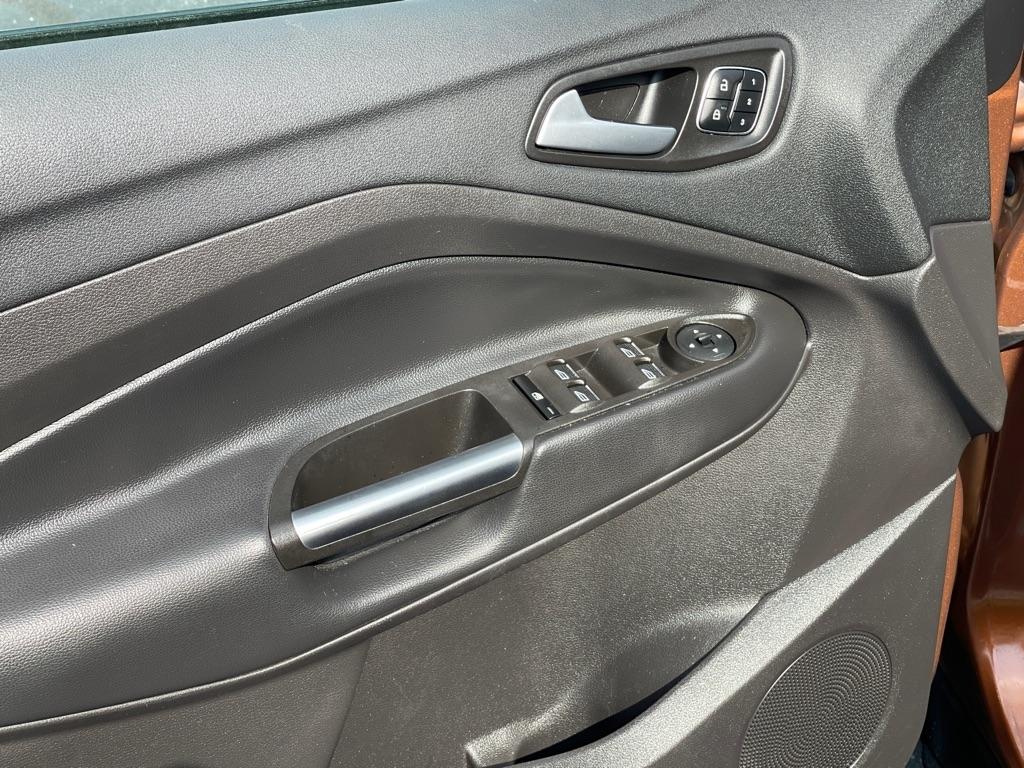 Ford Escape Titanium FWD 2017