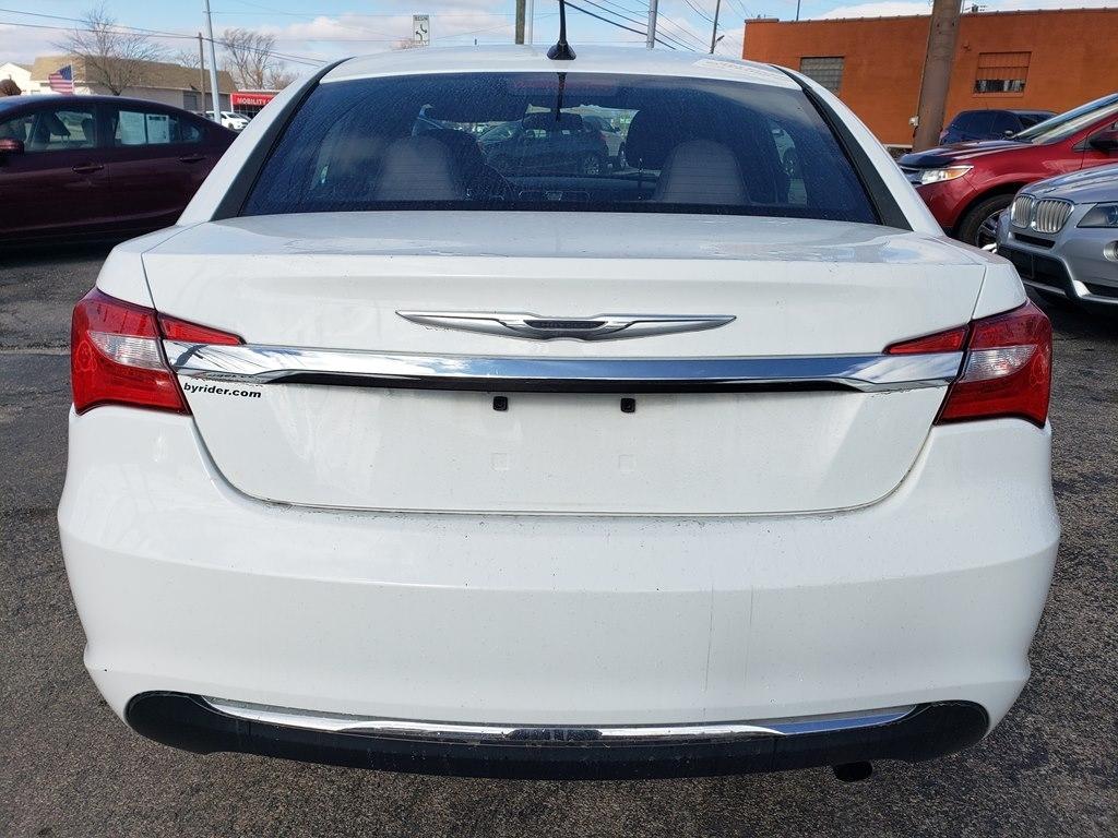 Chrysler 200 Touring 2013