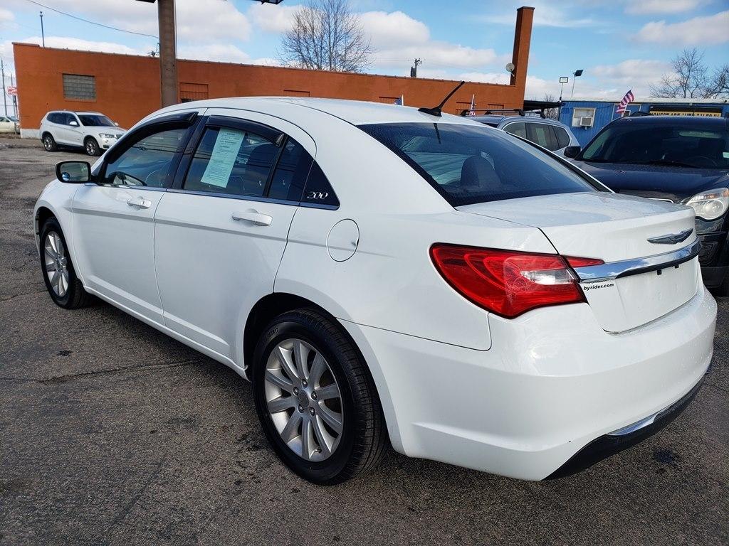 Chrysler 200 Touring 2013