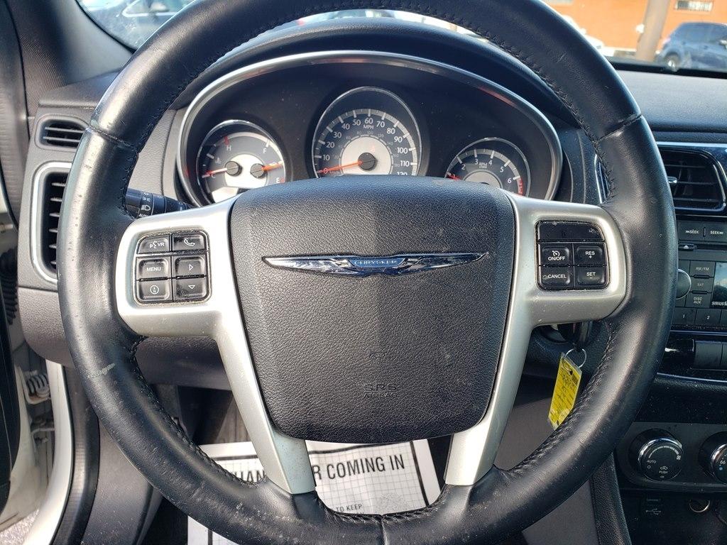 Chrysler 200 Touring 2013