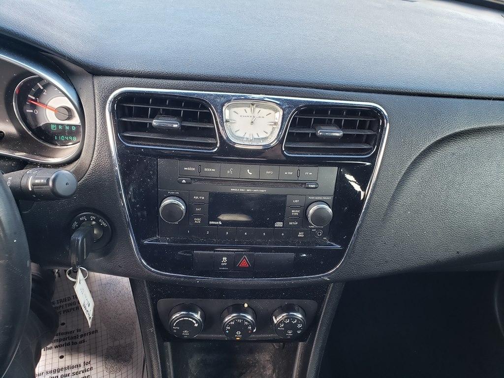 Chrysler 200 Touring 2013